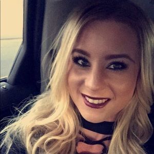 Meet your Posher, Candice